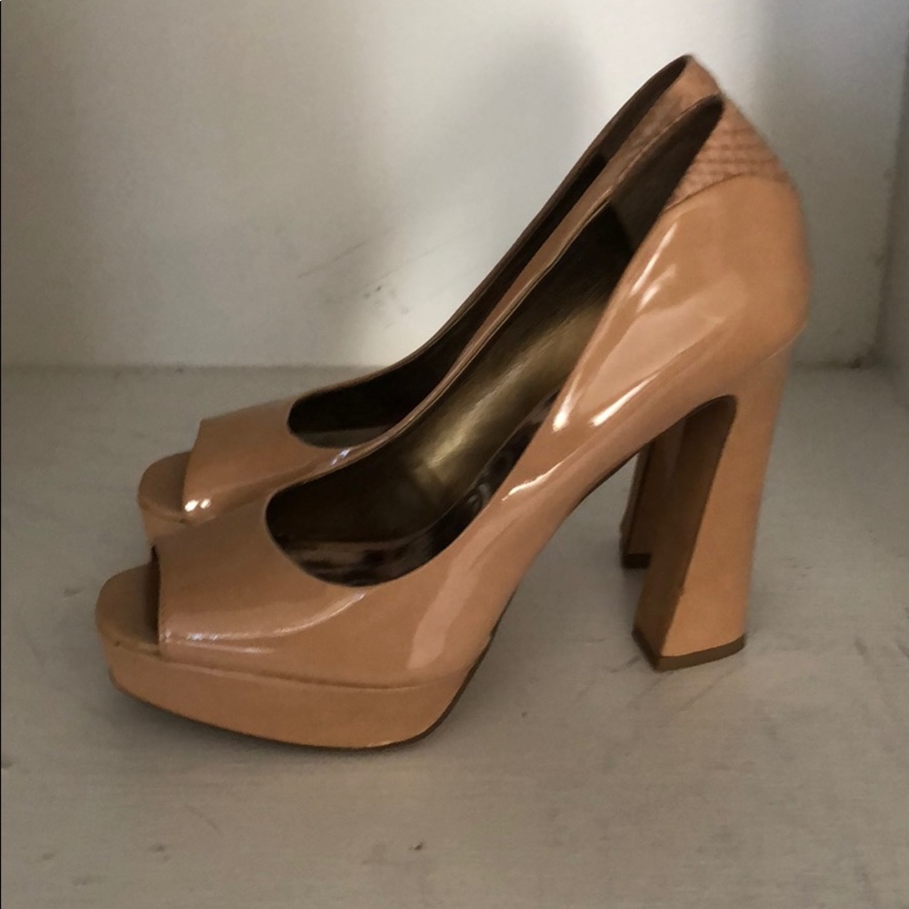 Sam Edelman tan patent leather pumps